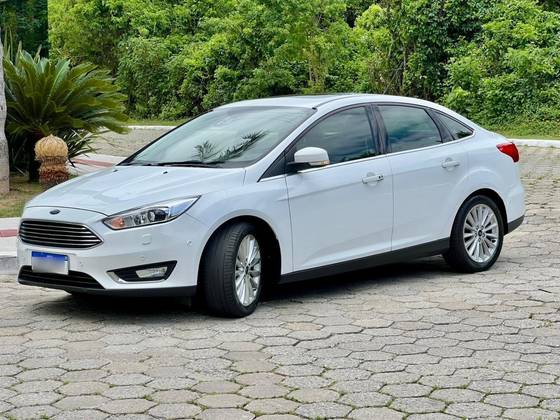 FORD FOCUS 2.0 TITANIUM PLUS FASTBACK 16V FLEX 4P POWERSHIFT FORD FOCUS 2.0 TITANIUM PLUS FASTBACK 16V FLEX 4P POWERSHIFT